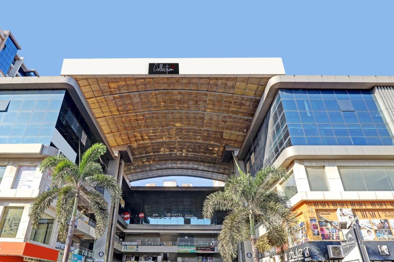 Hotel Solitaire, Best Luxurious Hotel Ac Rooms In Surat Esterno foto
