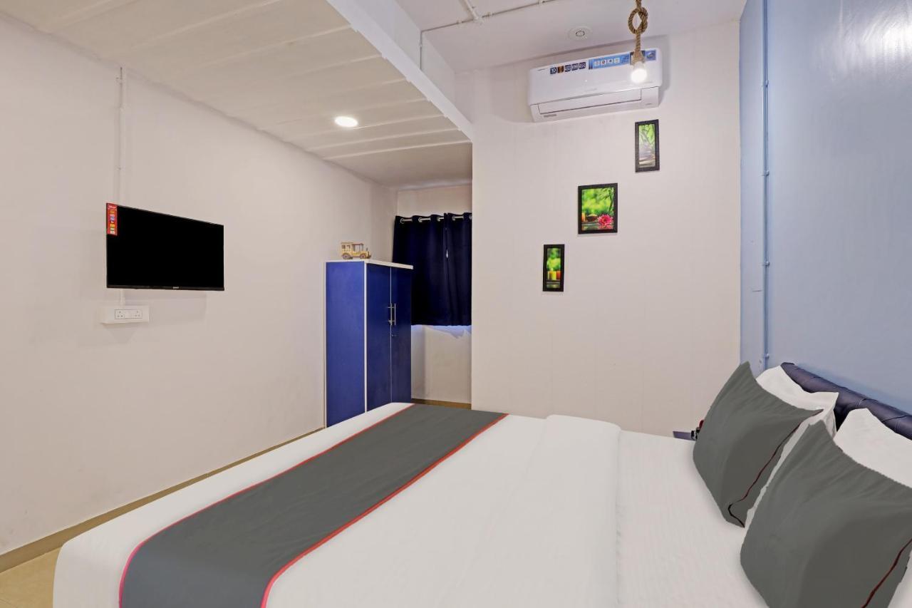 Hotel Solitaire, Best Luxurious Hotel Ac Rooms In Surat Esterno foto