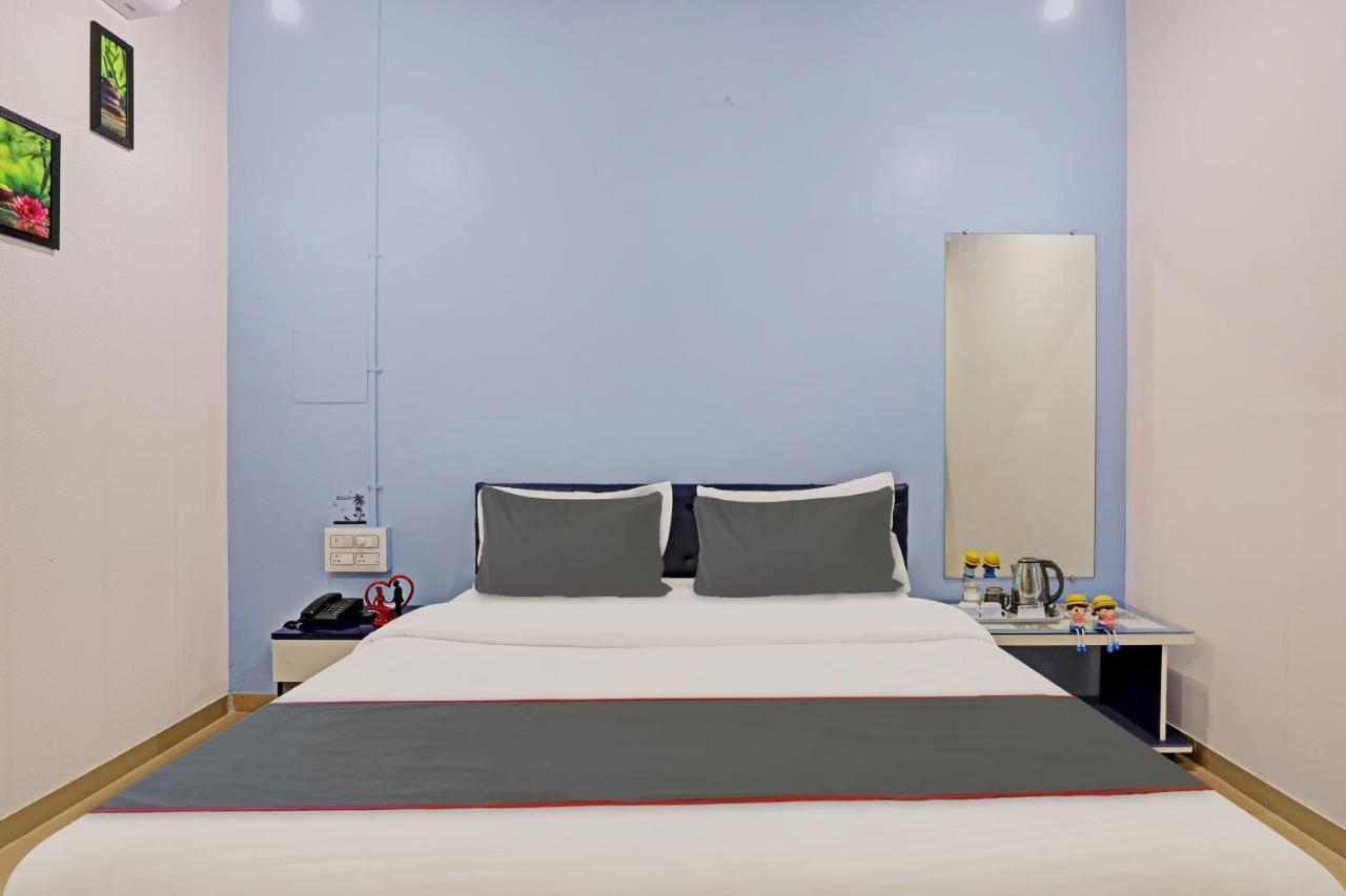 Hotel Solitaire, Best Luxurious Hotel Ac Rooms In Surat Esterno foto