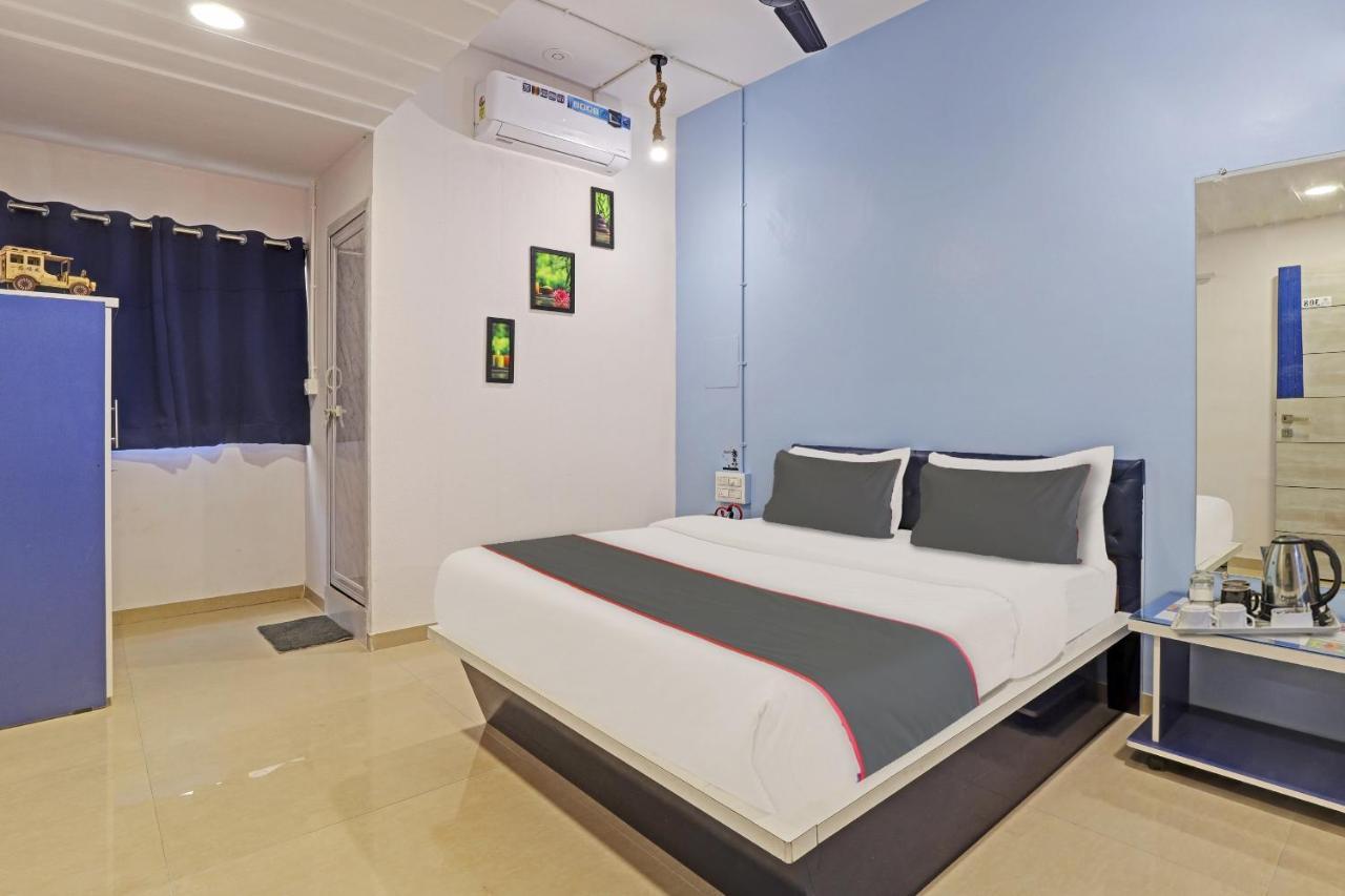Hotel Solitaire, Best Luxurious Hotel Ac Rooms In Surat Esterno foto
